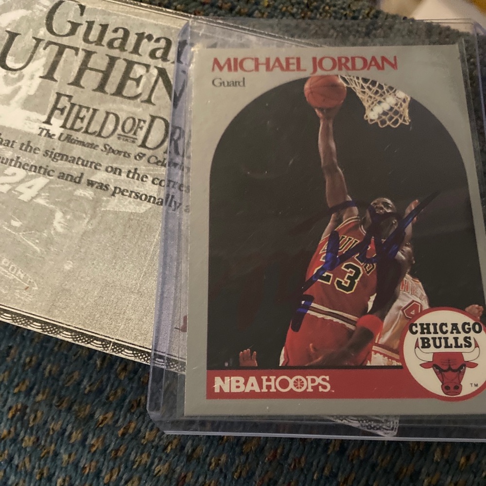 Autographed Michael Jordan card w COA and free shipping.